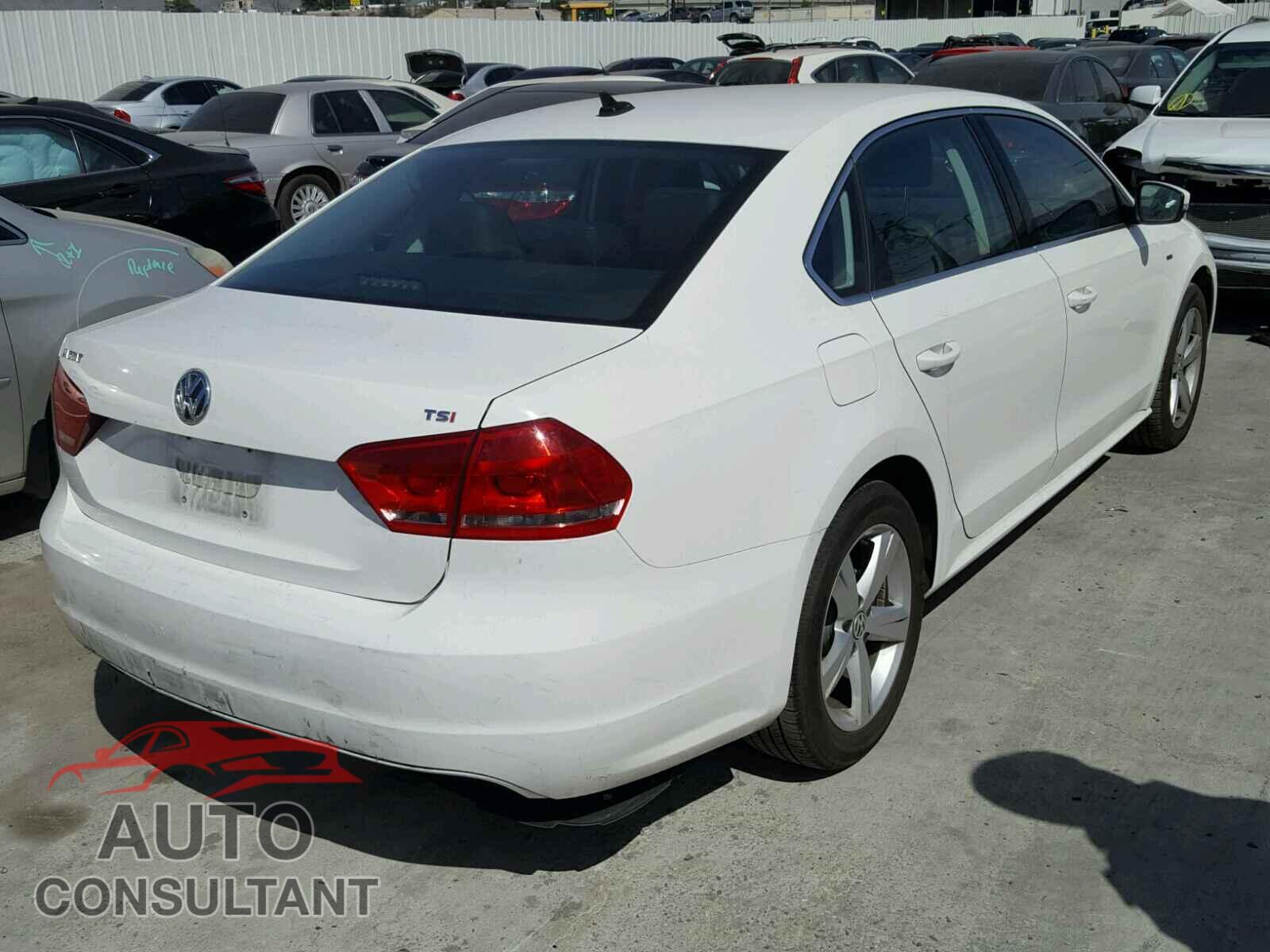 VOLKSWAGEN PASSAT 2015 - 1VWAT7A33FC102877