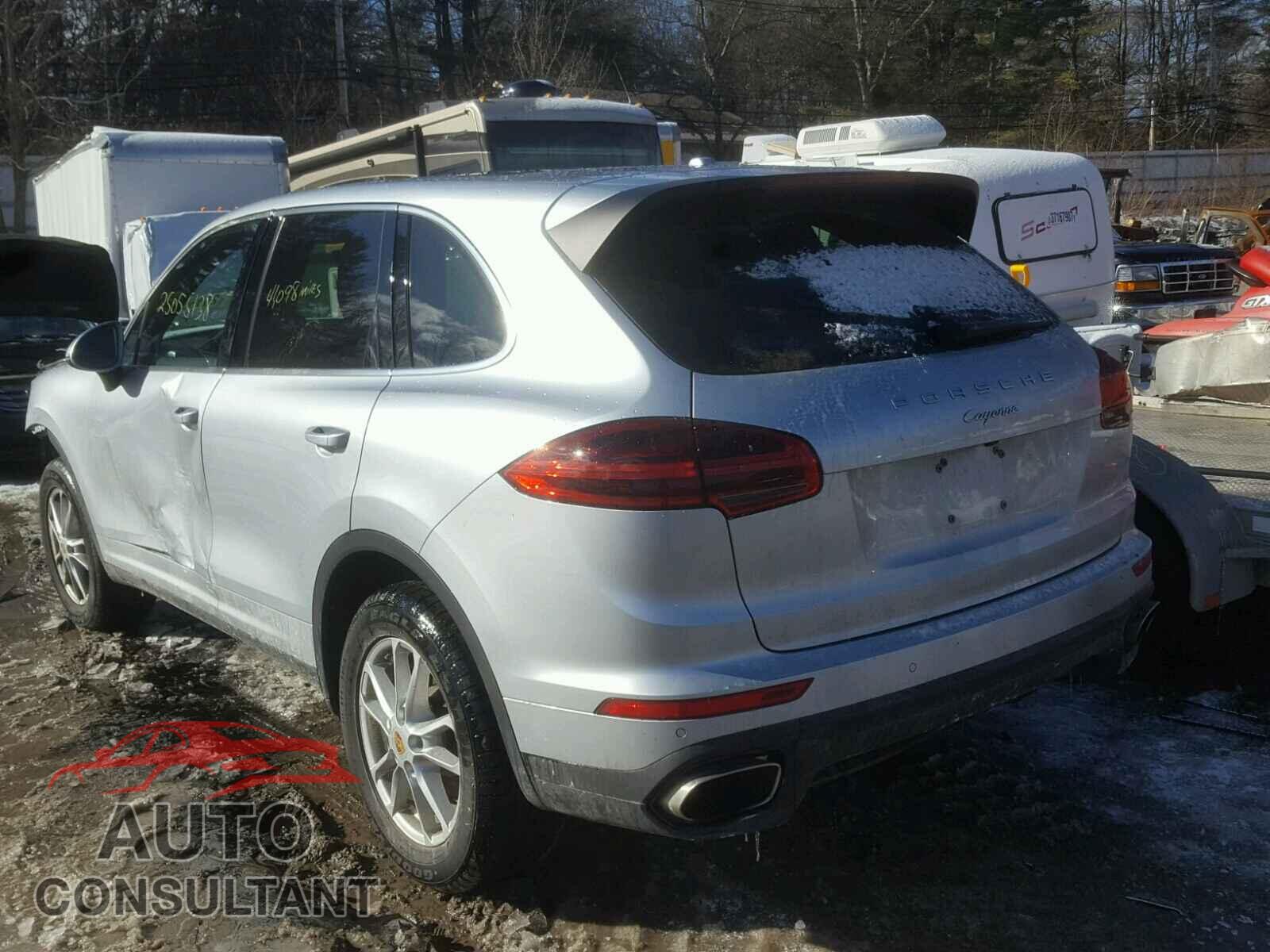 PORSCHE CAYENNE 2016 - WP1AA2A26GKA11949