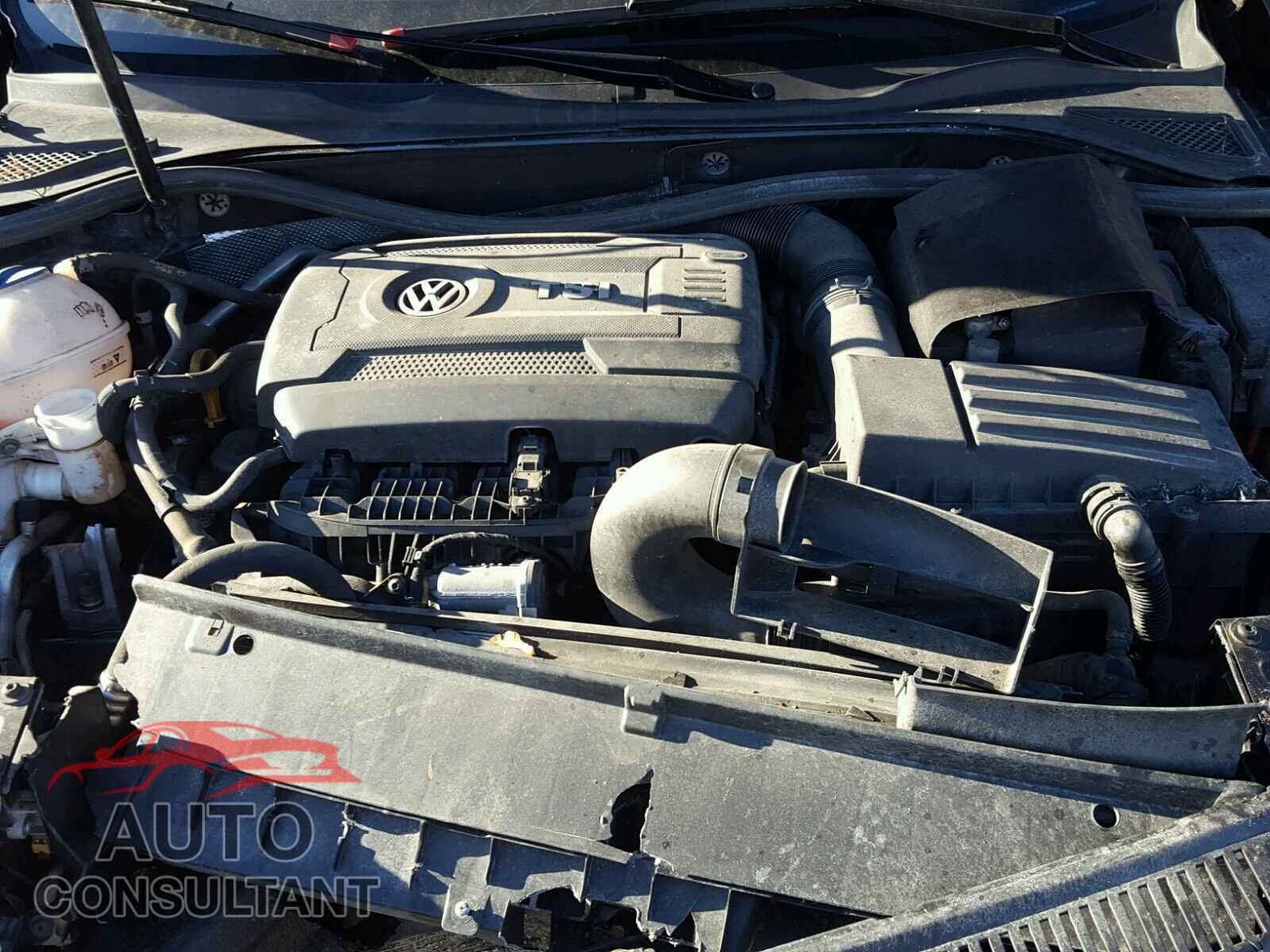 VOLKSWAGEN PASSAT 2015 - 1VWAT7A39FC093781