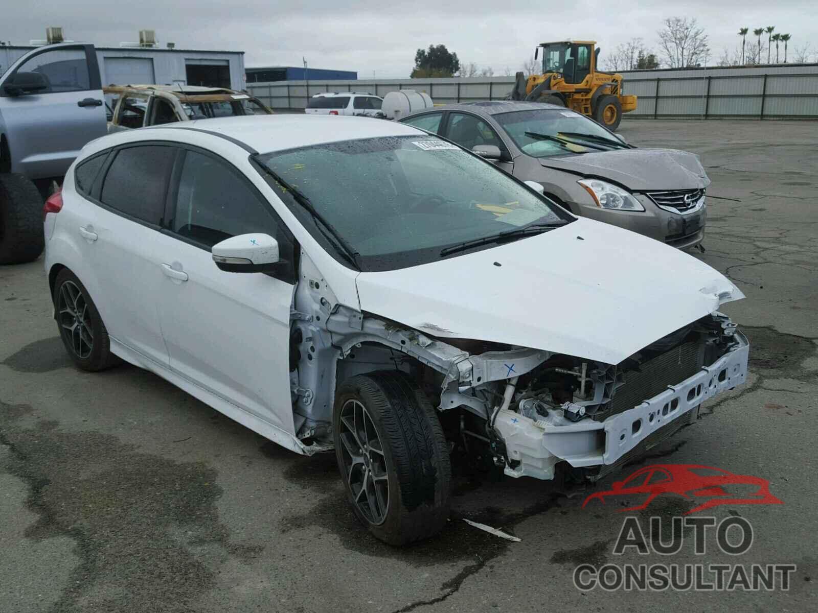 FORD FOCUS 2016 - 1FADP3K2XGL391847