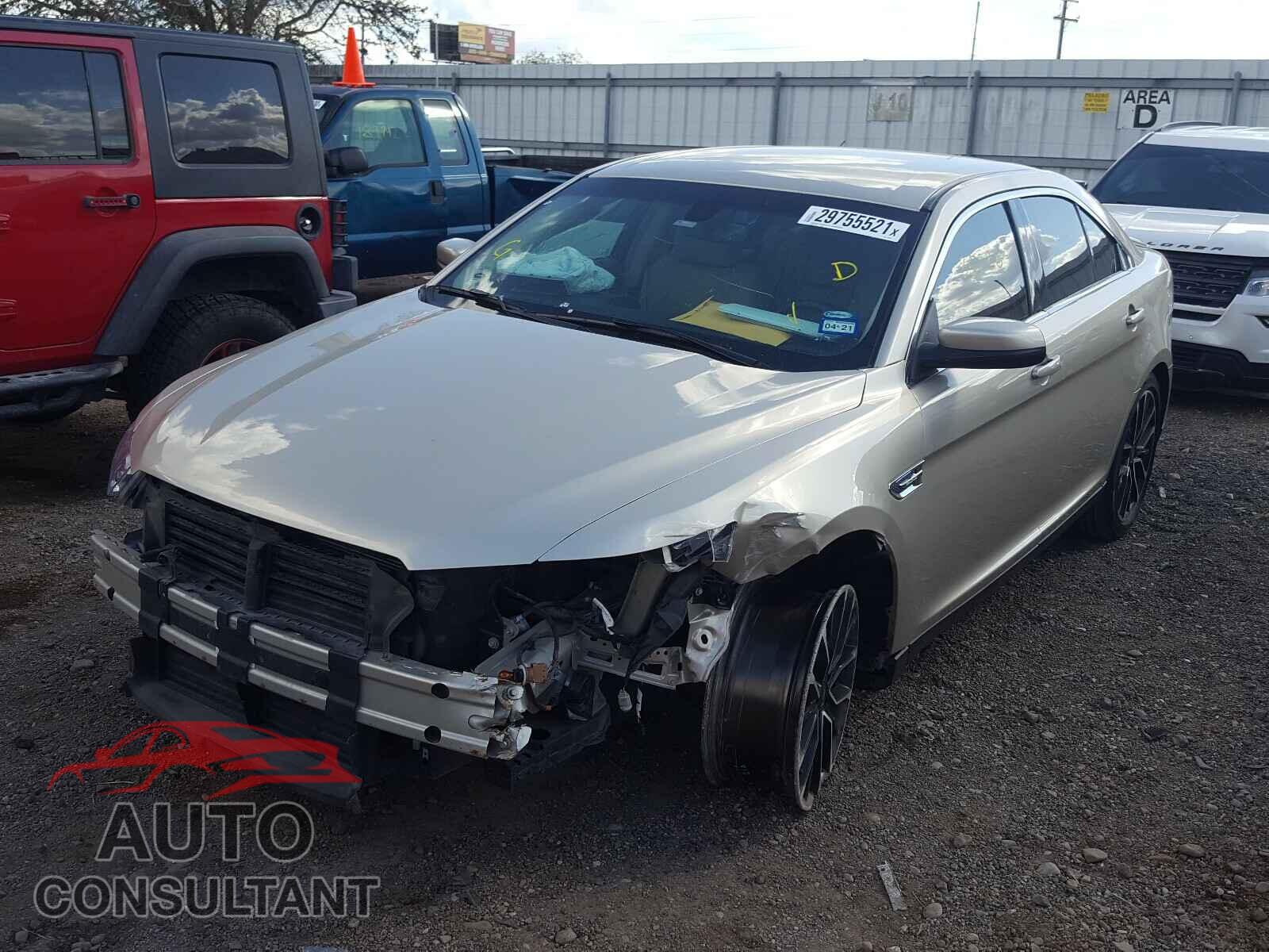 FORD TAURUS 2018 - 1FAHP2E82JG142275