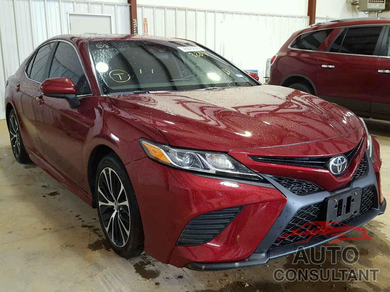 TOYOTA CAMRY 2018 - 4T1B11HK2JU513807