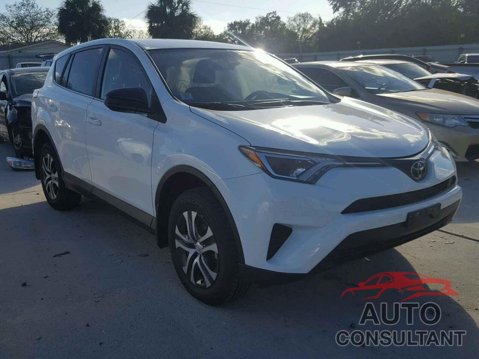 TOYOTA RAV4 2017 - JTMBFREV1HJ174861