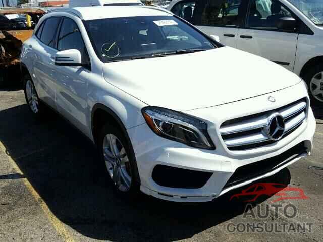 MERCEDES-BENZ GLK250 2016 - WDCTG4EB3GJ208379