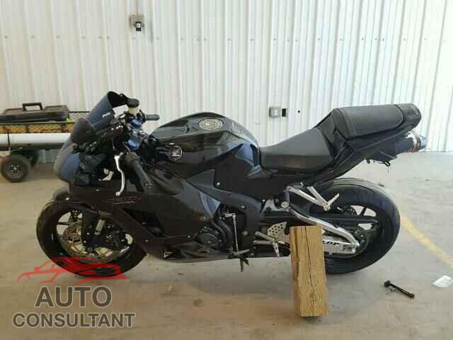 HONDA CBR CYCLE 2015 - JH2PC4005FK800598