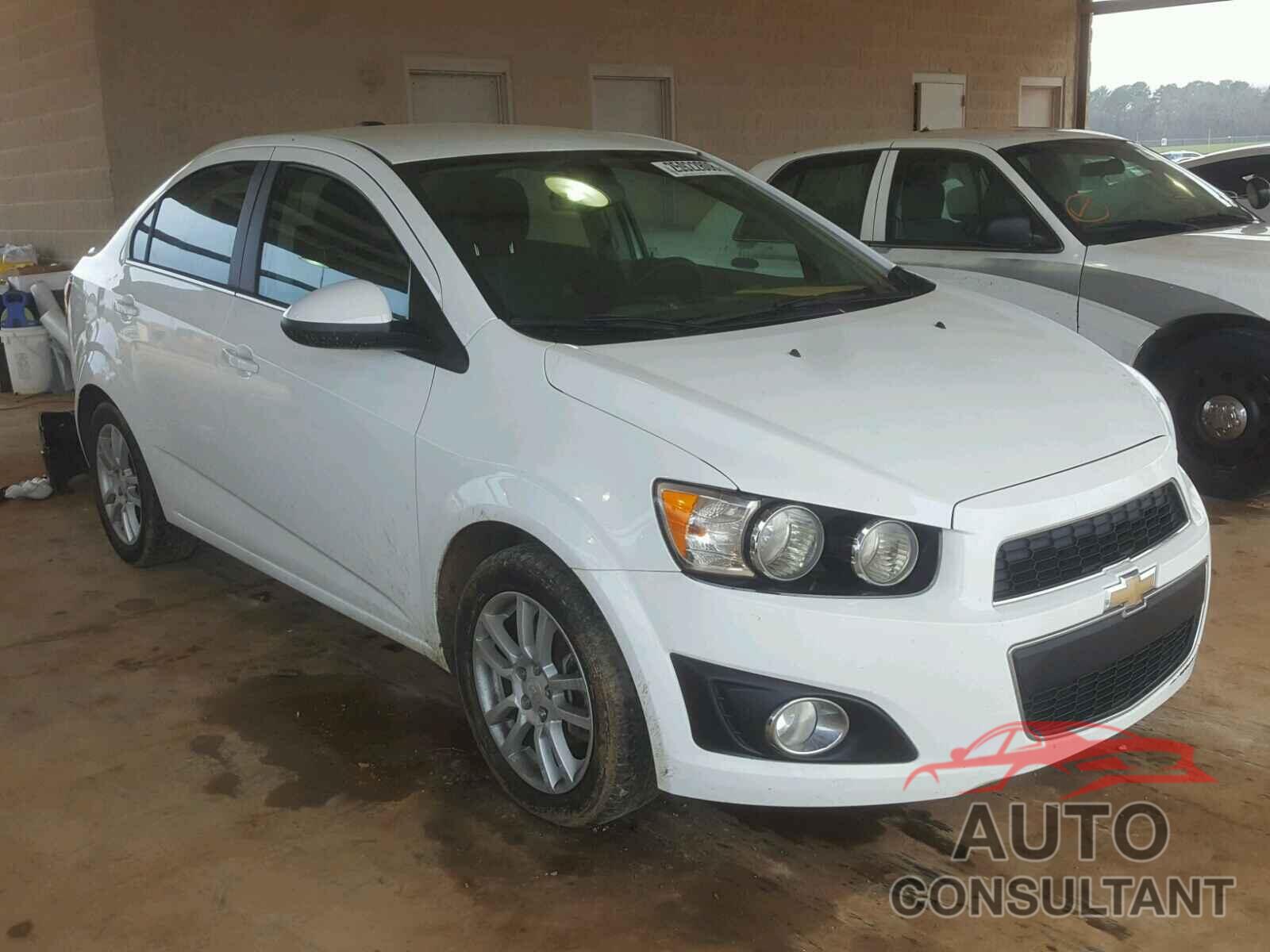 CHEVROLET SONIC 2015 - 1G1JC5SH3F4114029