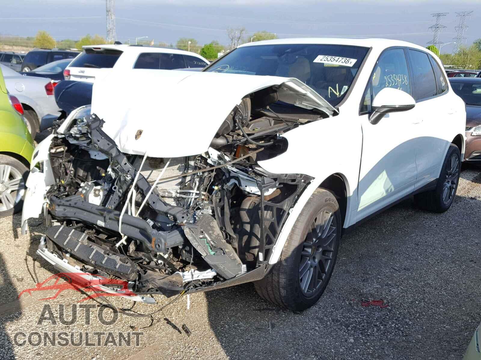 PORSCHE CAYENNE 2018 - WP1AA2A29JKA03366