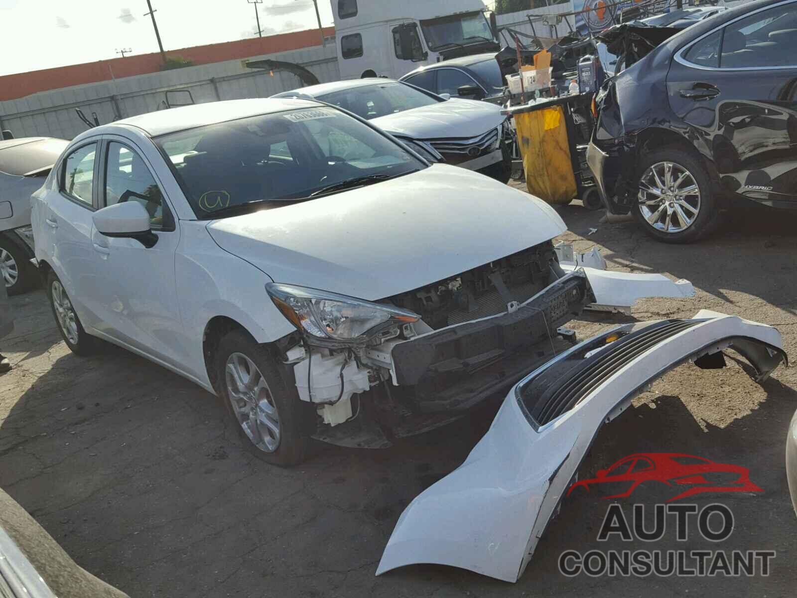 TOYOTA YARIS 2017 - 3MYDLBYV6HY173948