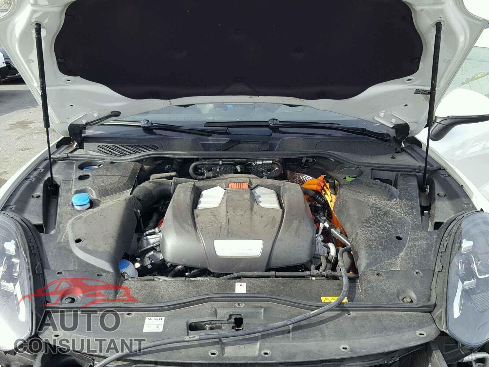 PORSCHE CAYENNE 2017 - WP1AE2A23HLA69131