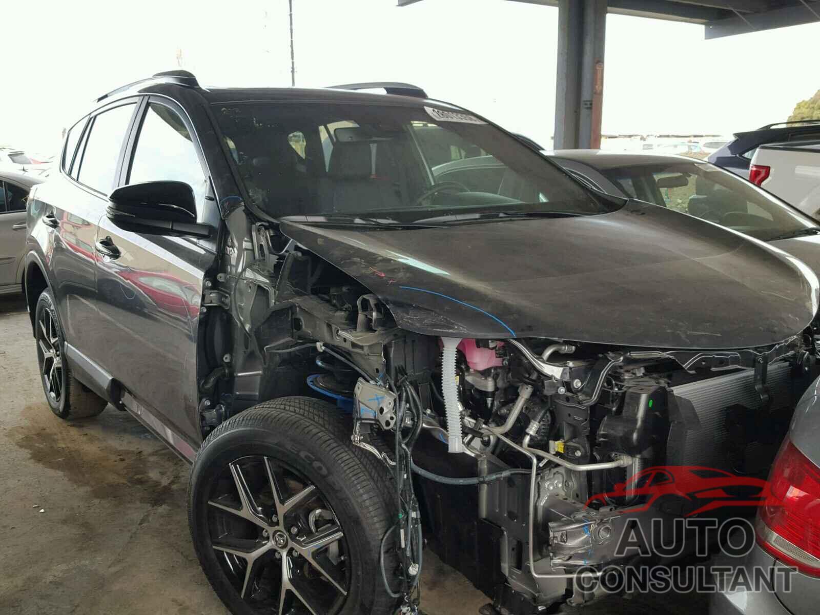 TOYOTA RAV4 2018 - JTMNFREV5JJ153563