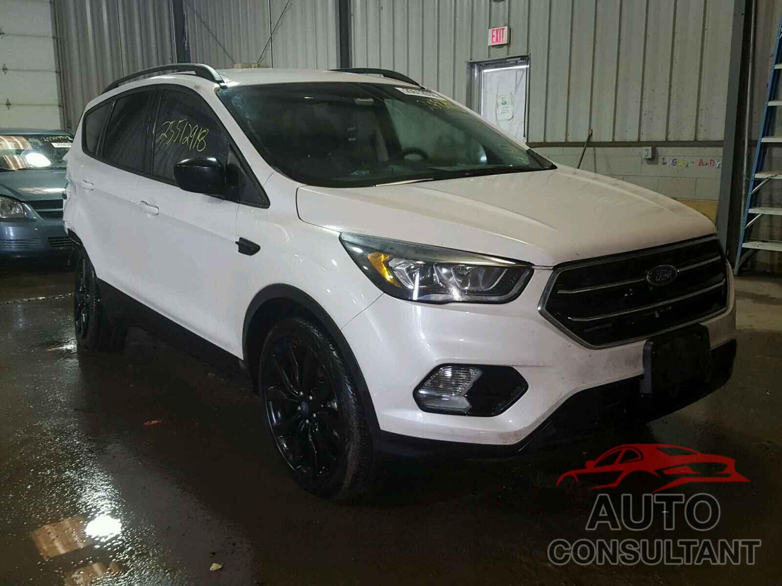 FORD ESCAPE 2017 - 1FMCU9G94HUA30841