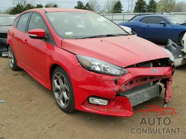 FORD FOCUS 2015 - 1FADP3L90FL253597