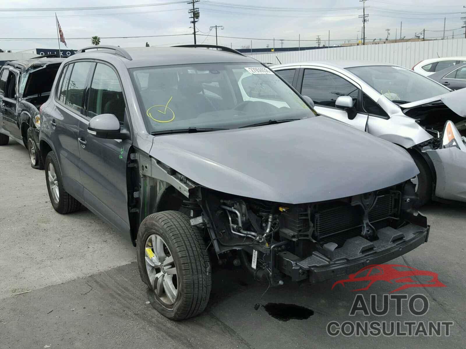 VOLKSWAGEN TIGUAN 2017 - WVGAV7AXXHK021864