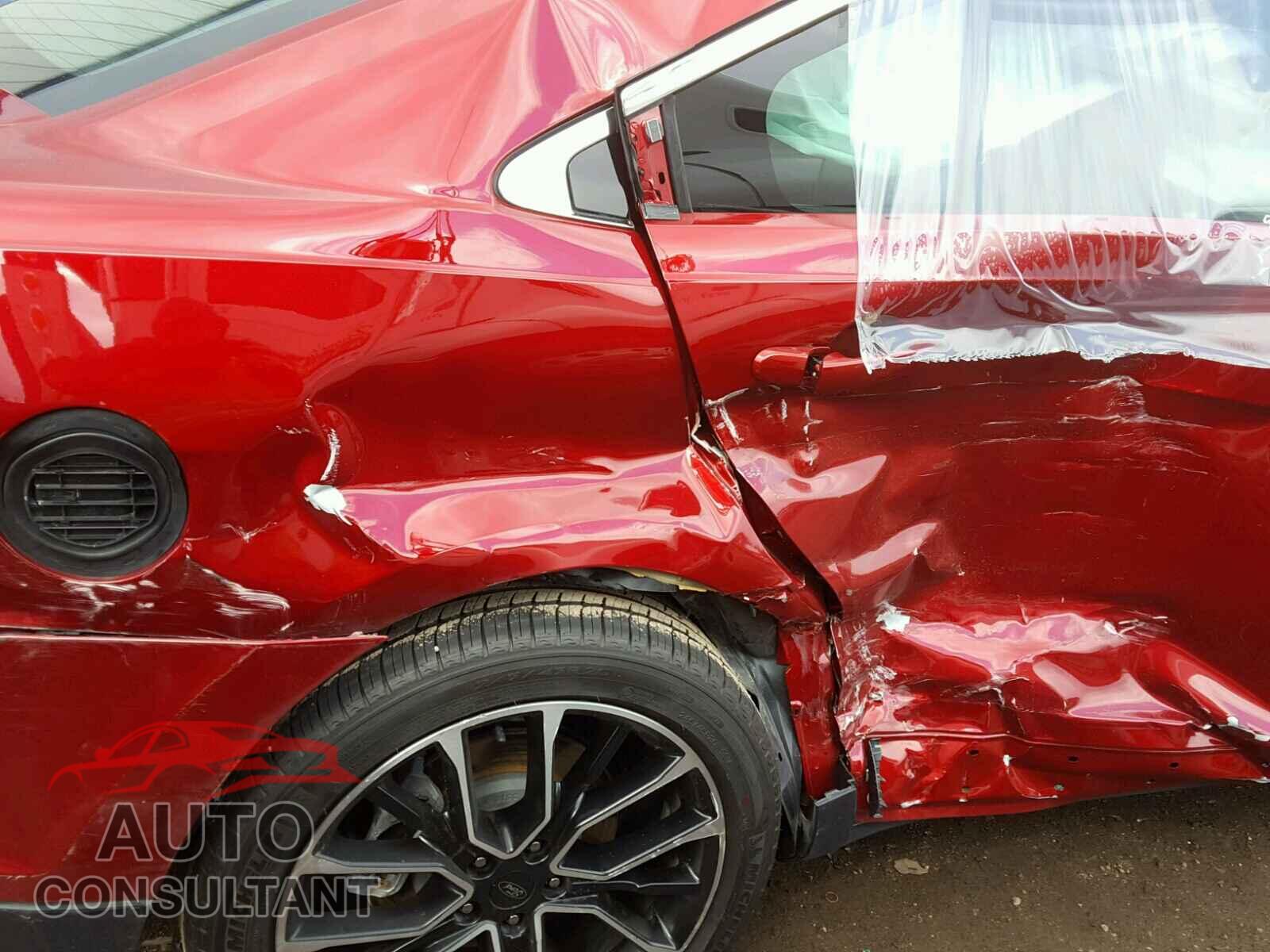 FORD TAURUS 2017 - 1FAHP2E84HG134866