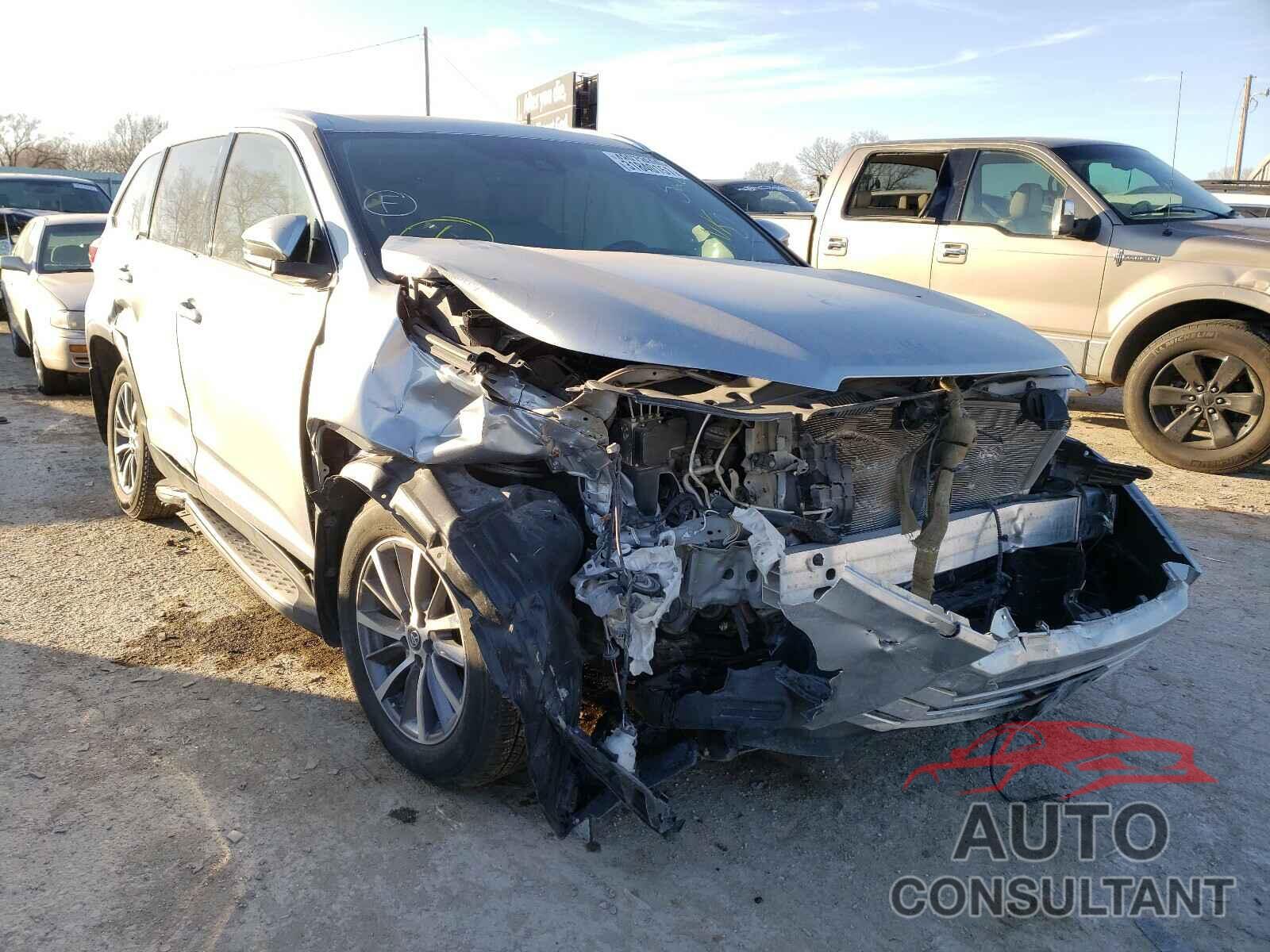 TOYOTA HIGHLANDER 2019 - 5TDKZRFH0KS559693
