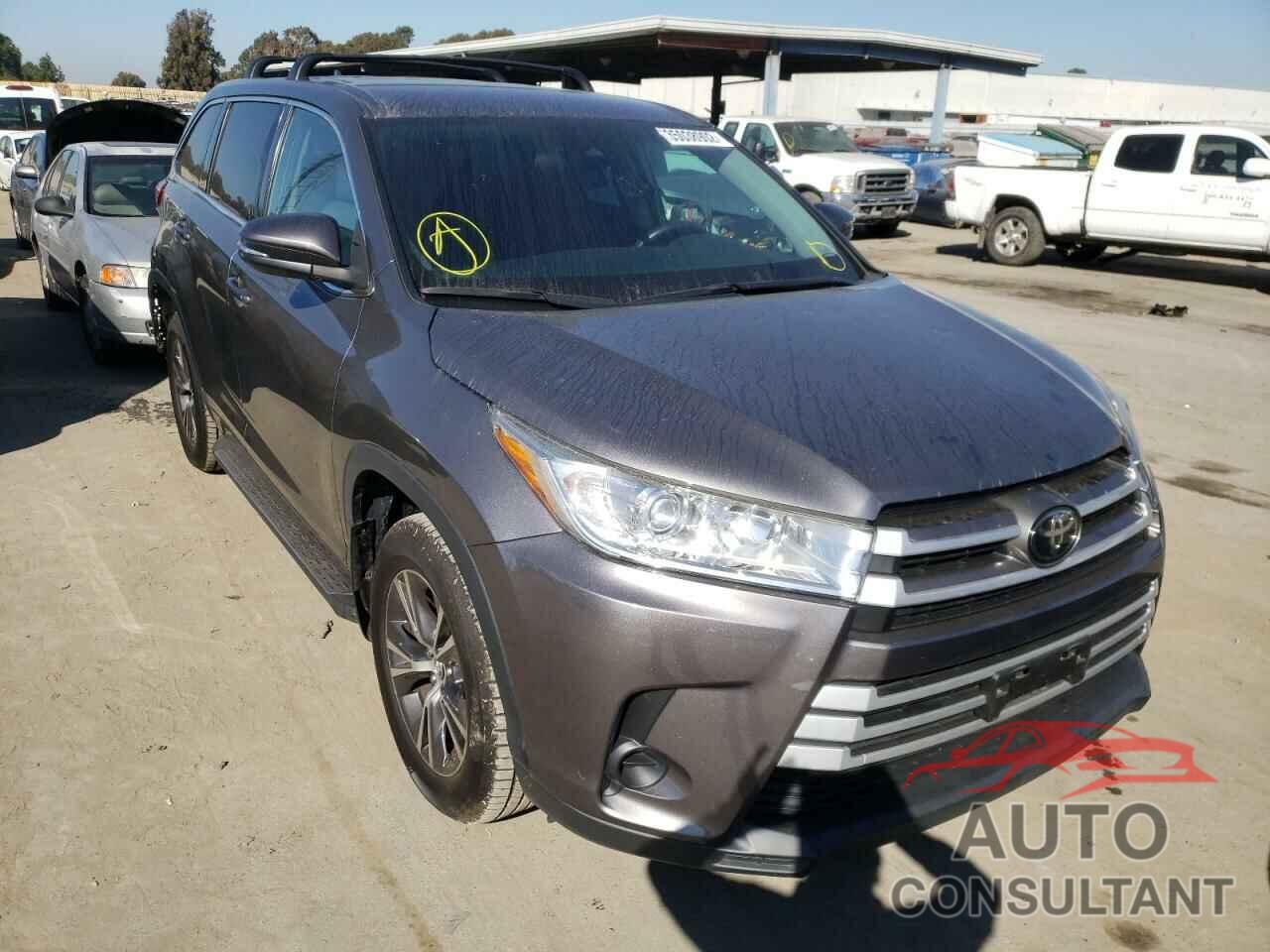 TOYOTA HIGHLANDER 2018 - 5TDBZRFH3JS902253