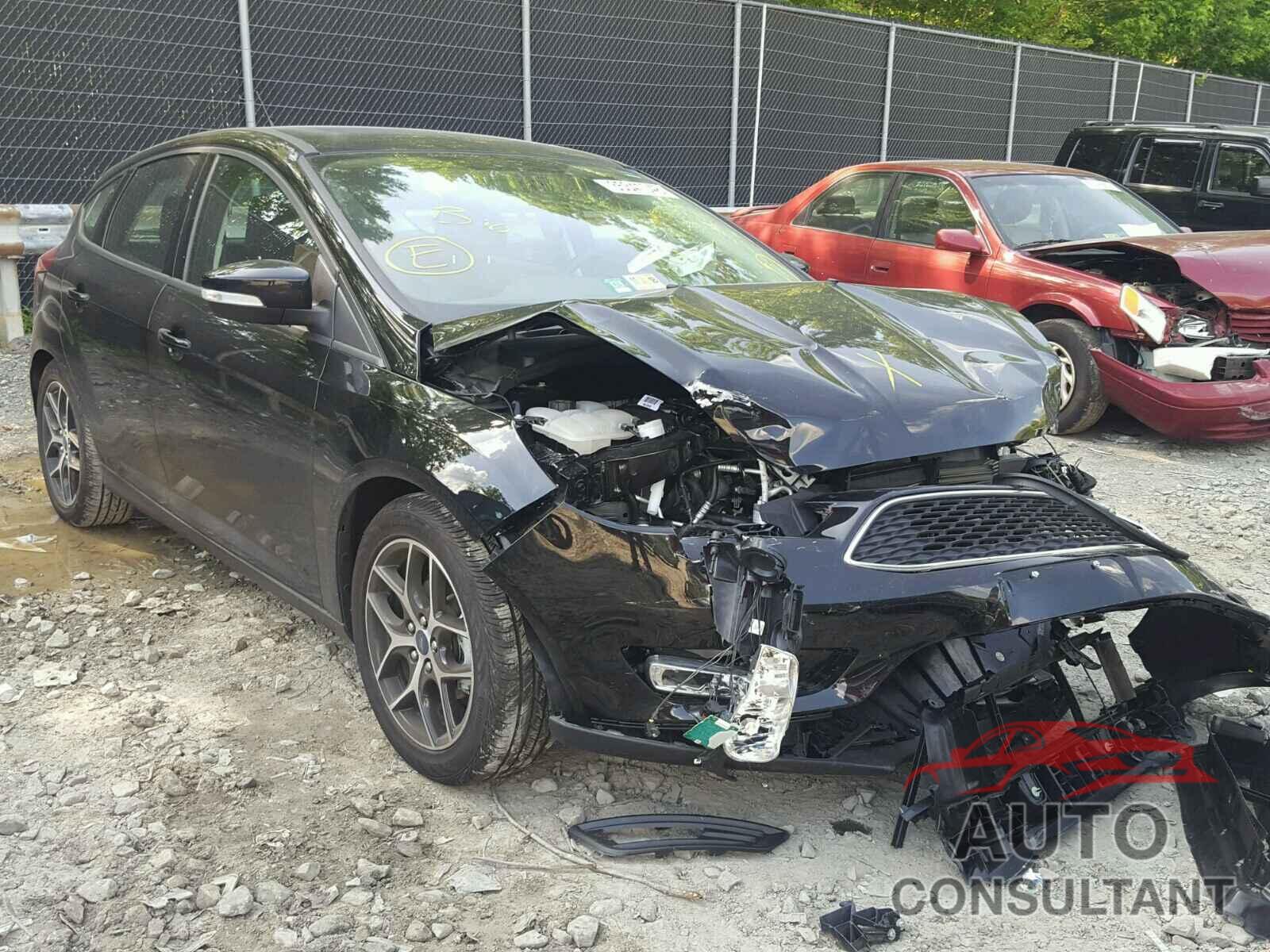 FORD FOCUS 2018 - 1FADP3M26JL202132