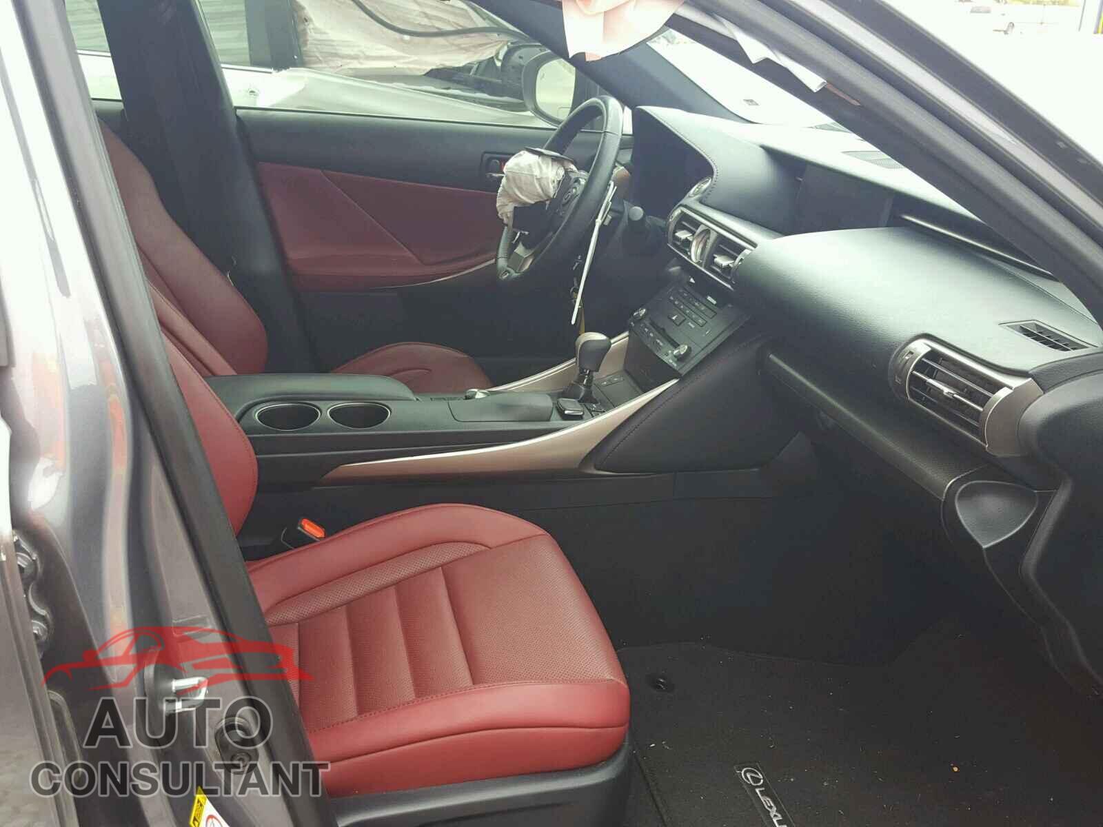 LEXUS IS 2015 - JTHBE1D20F5017029