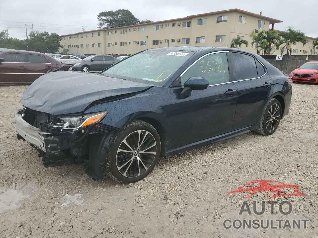 TOYOTA CAMRY 2018 - 4T1B11HK8JU658608
