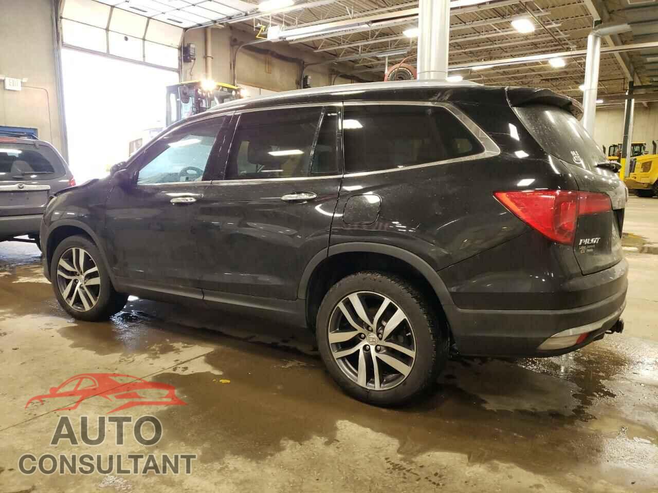 HONDA PILOT 2017 - 5FNYF6H93HB073948