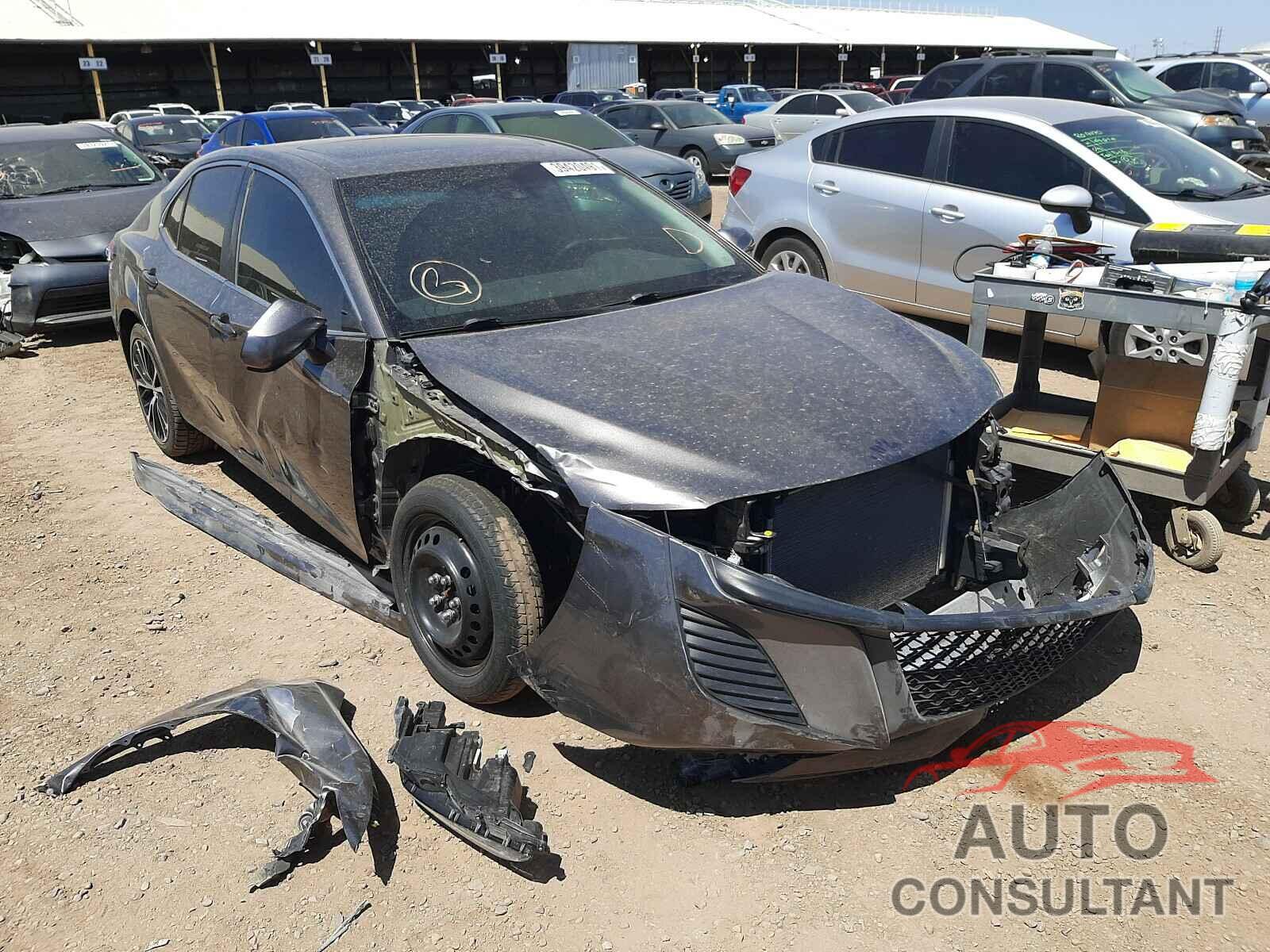 TOYOTA CAMRY 2018 - 4T1B11HK4JU091233