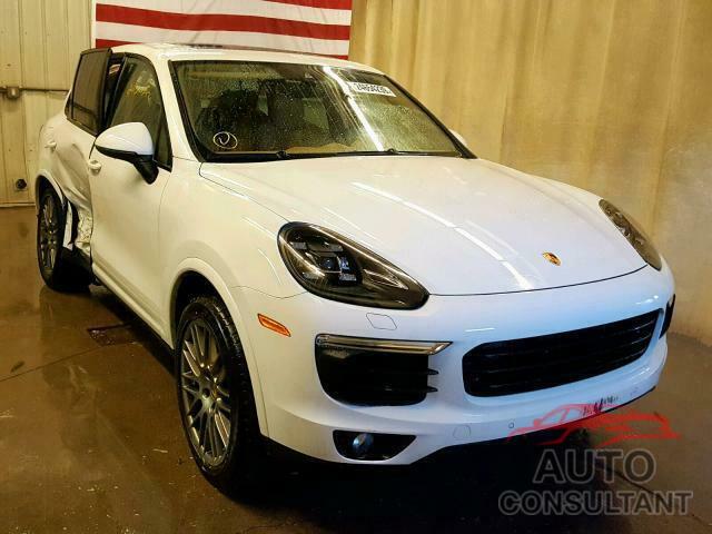 PORSCHE CAYENNE 2017 - WP1AA2A20HKA84395