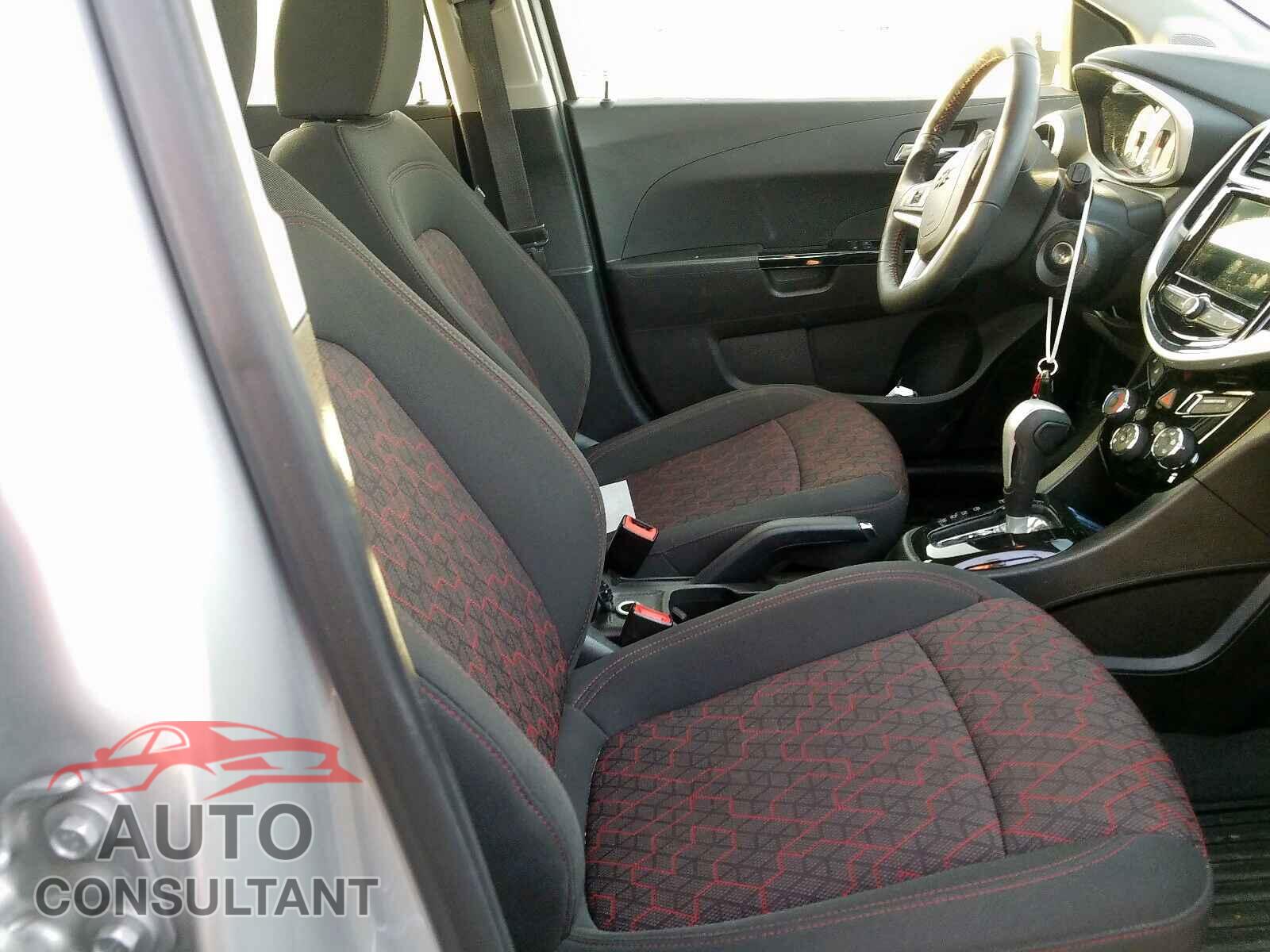 CHEVROLET SONIC 2018 - JTHCA1D2XM5109357