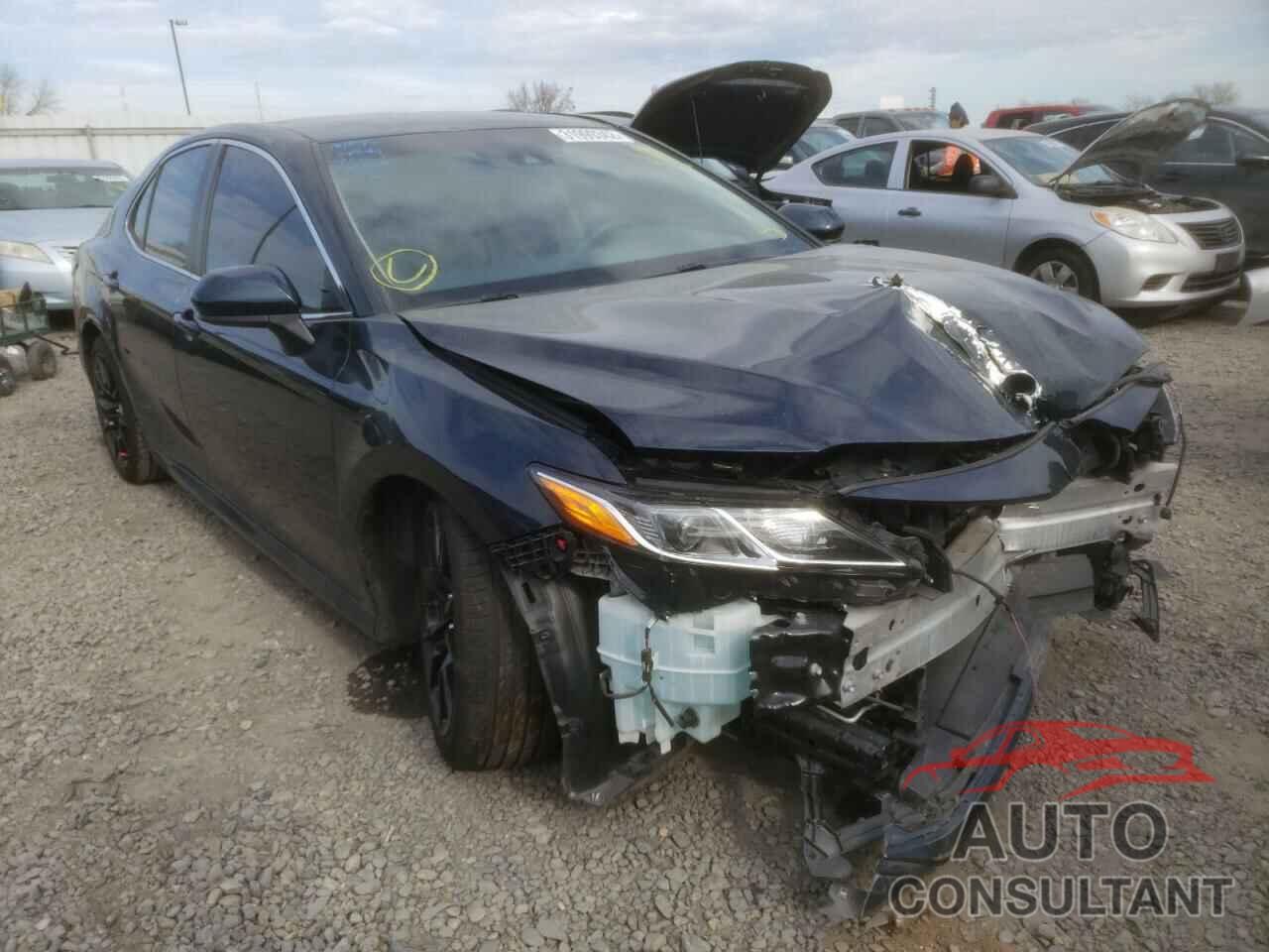 TOYOTA CAMRY 2018 - 4T1B11HK1JU587400