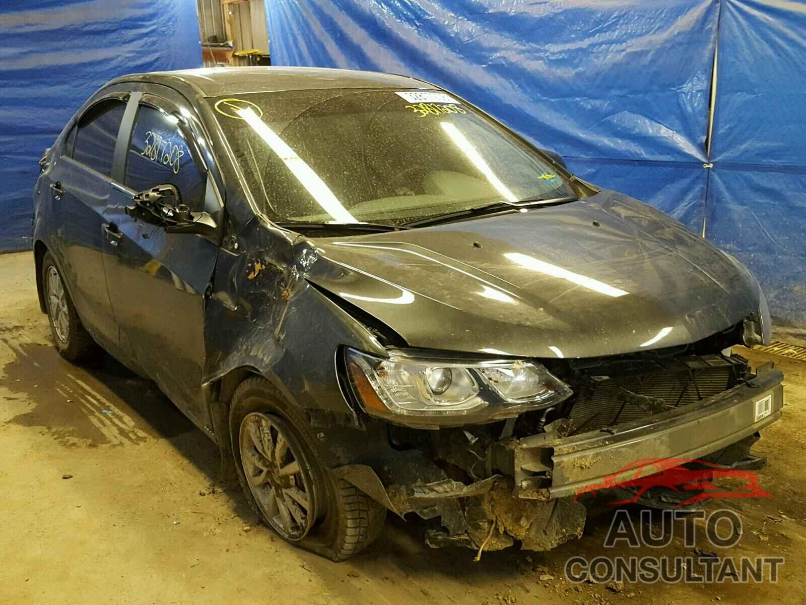CHEVROLET SONIC 2017 - 1G1JD5SH6H4100805
