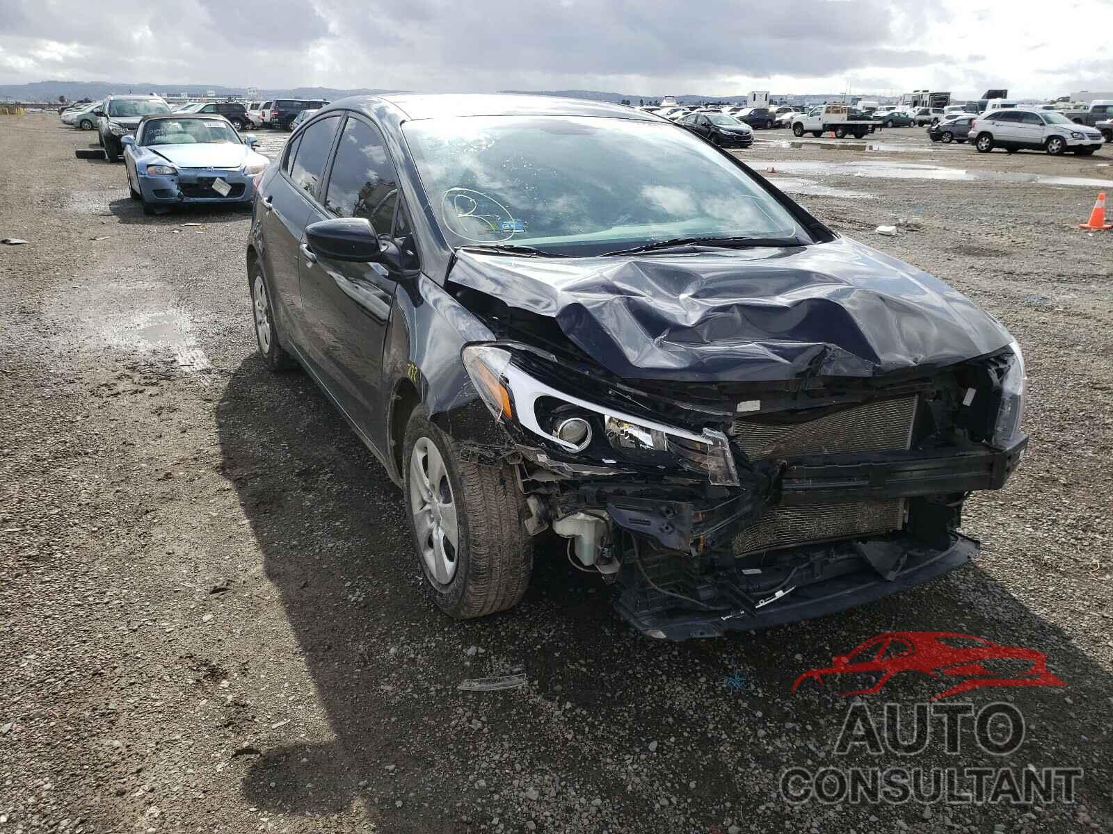 KIA FORTE 2018 - 3KPFK4A75JE210173