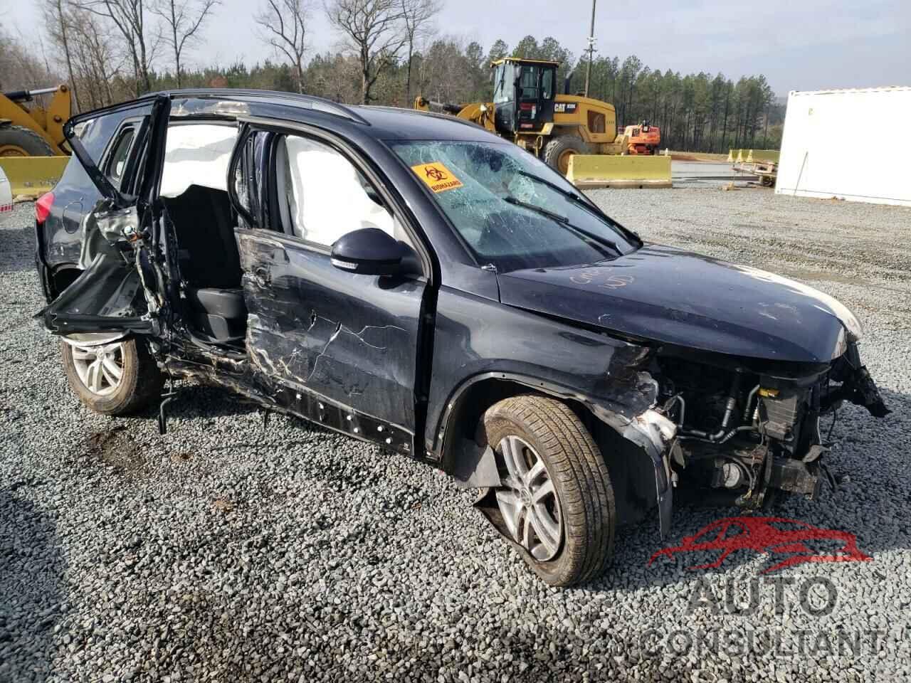 VOLKSWAGEN TIGUAN 2017 - WVGBV7AX5HK012817