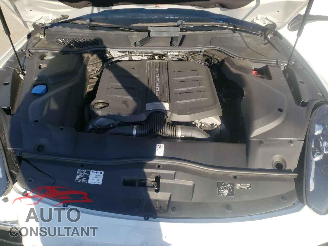 PORSCHE CAYENNE 2016 - WP1AB2A20GLA93877