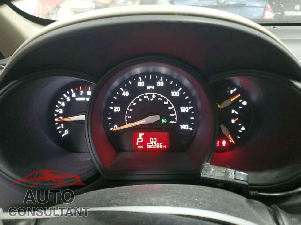 KIA RIO 2015 - KNADM4A39F6528225