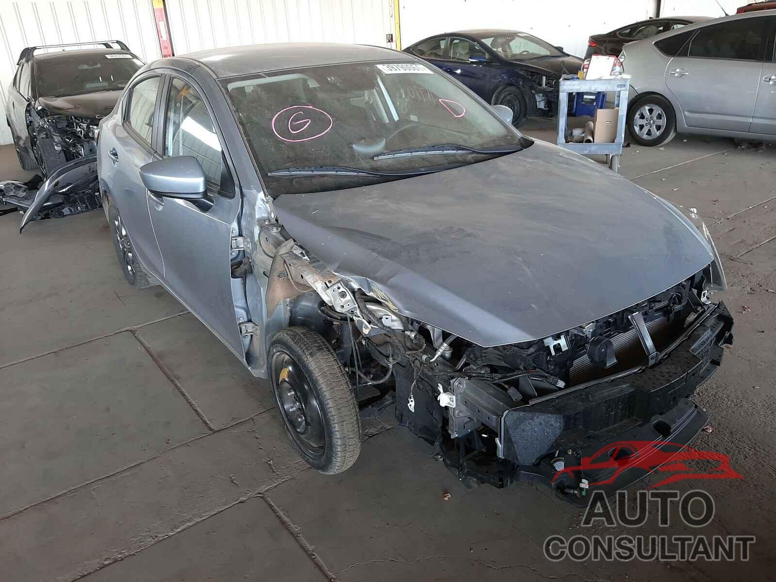 TOYOTA YARIS 2019 - 3MYDLBYV6KY525398
