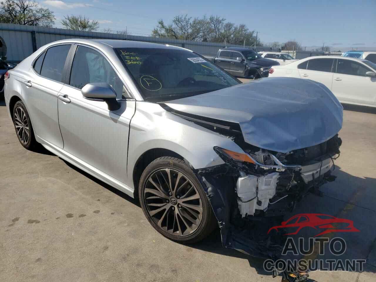 TOYOTA CAMRY 2018 - 4T1B11HK4JU522489