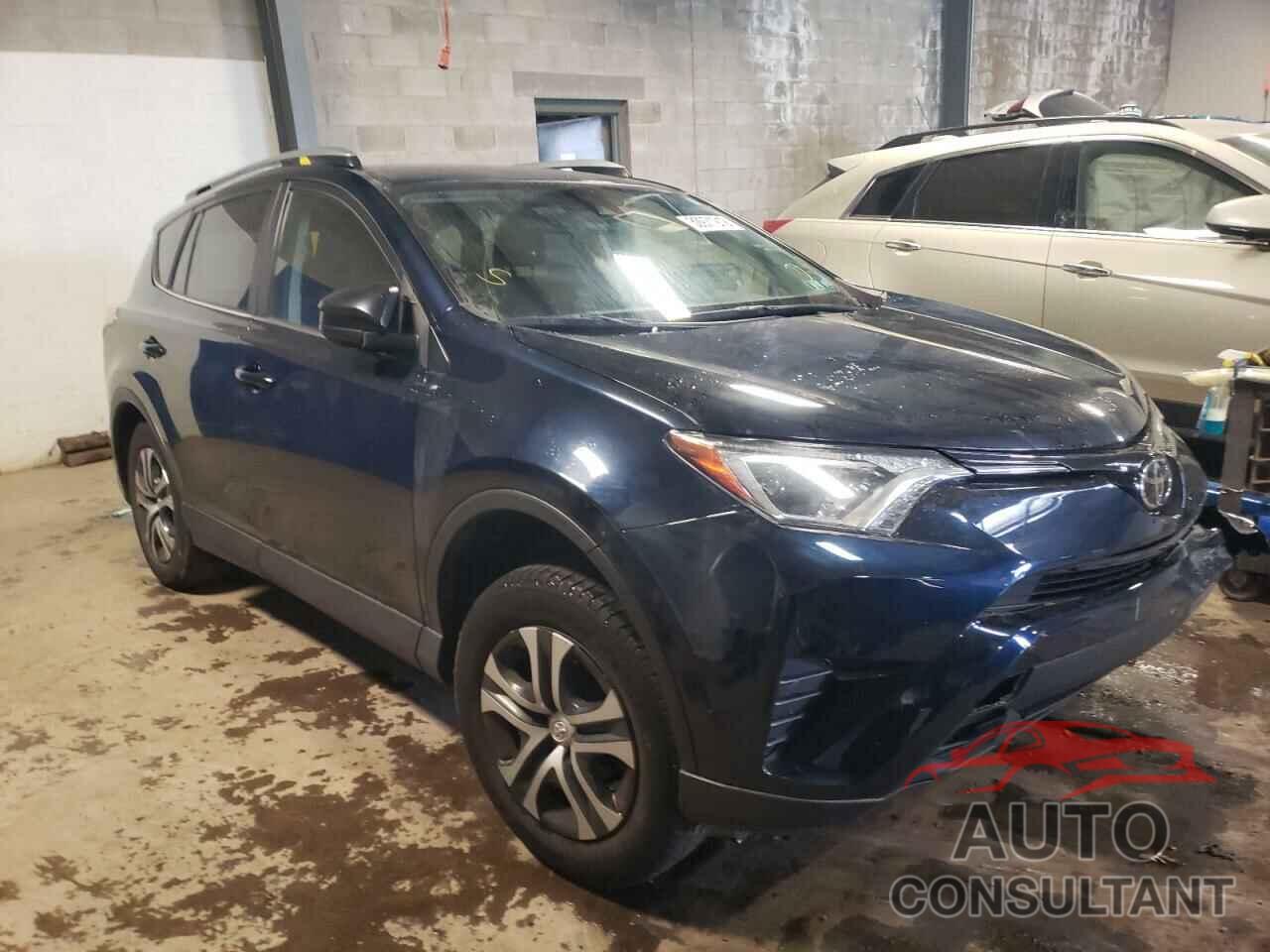 TOYOTA RAV4 2017 - JTMBFREV4HJ152918