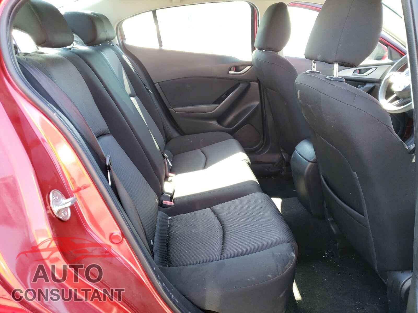 MAZDA 3 2018 - 3MZBN1U79JM166360