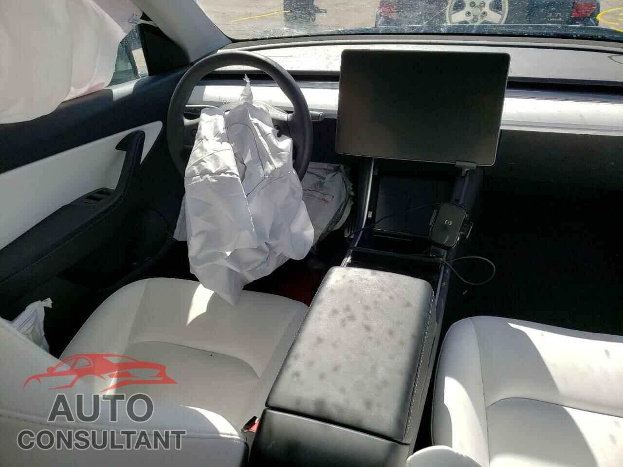 TESLA MODEL Y 2020 - 5YJYGDEFXLF017610