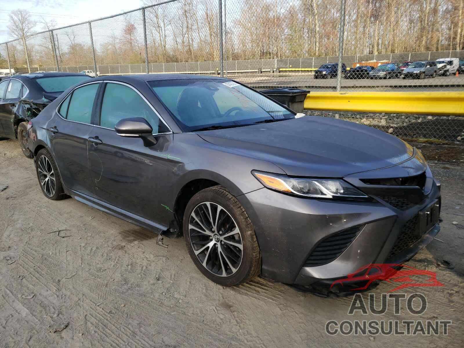 TOYOTA CAMRY 2018 - 4T1B11HK3JU013123
