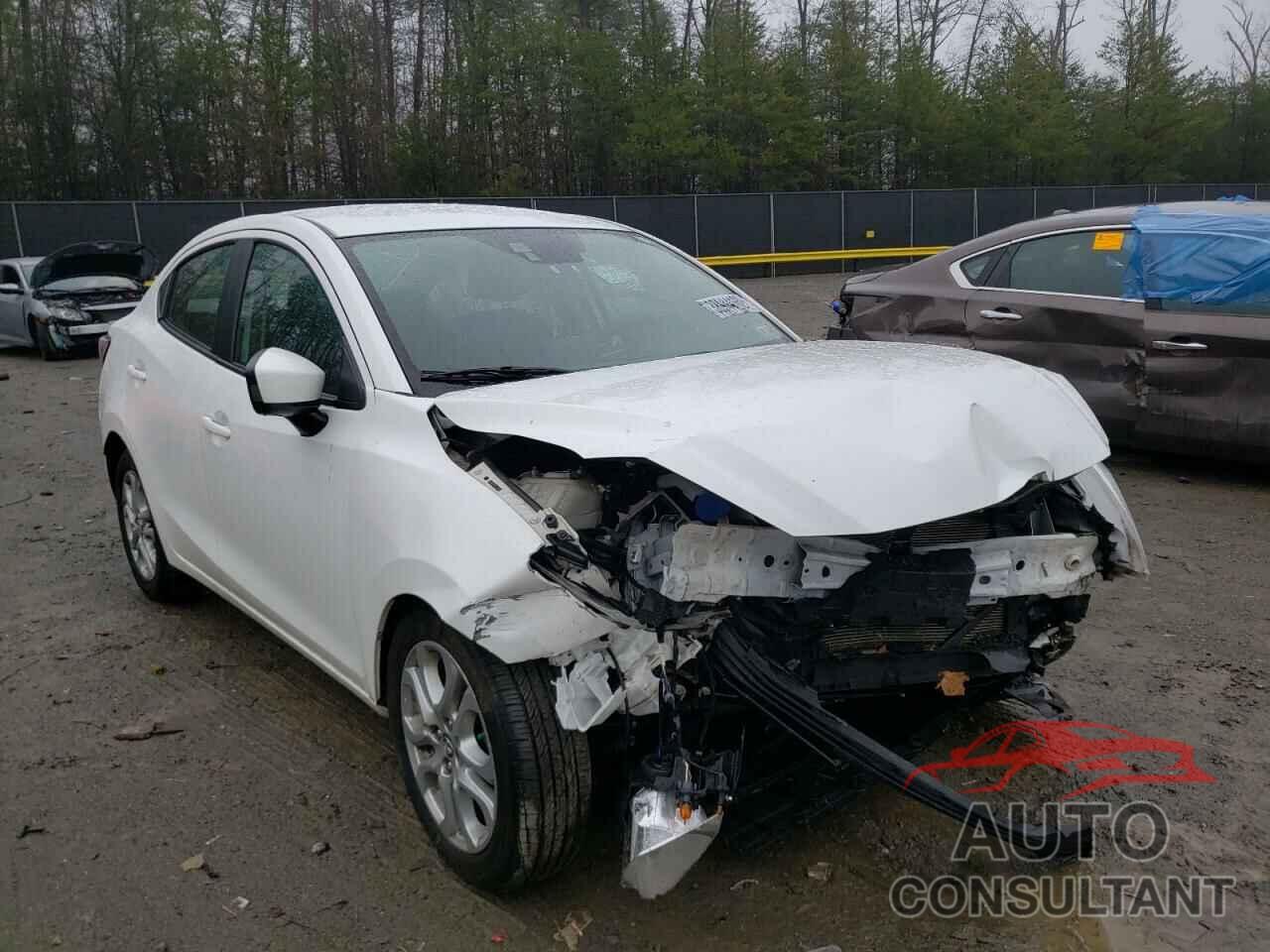 TOYOTA YARIS 2018 - 3MYDLBYV6JY327306