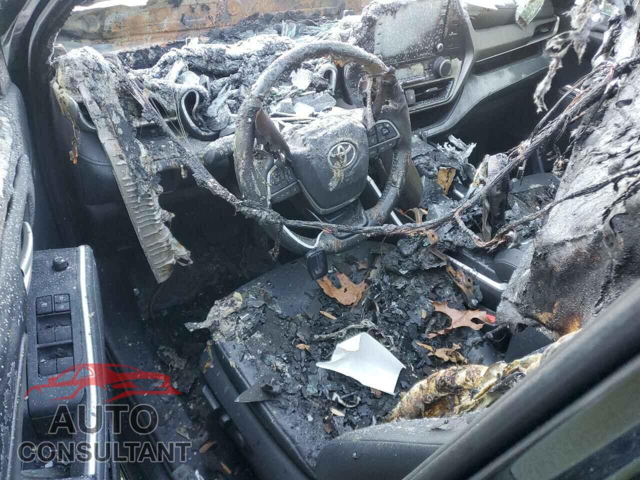 TOYOTA HIGHLANDER 2021 - 5TDGZRAH2MS032352