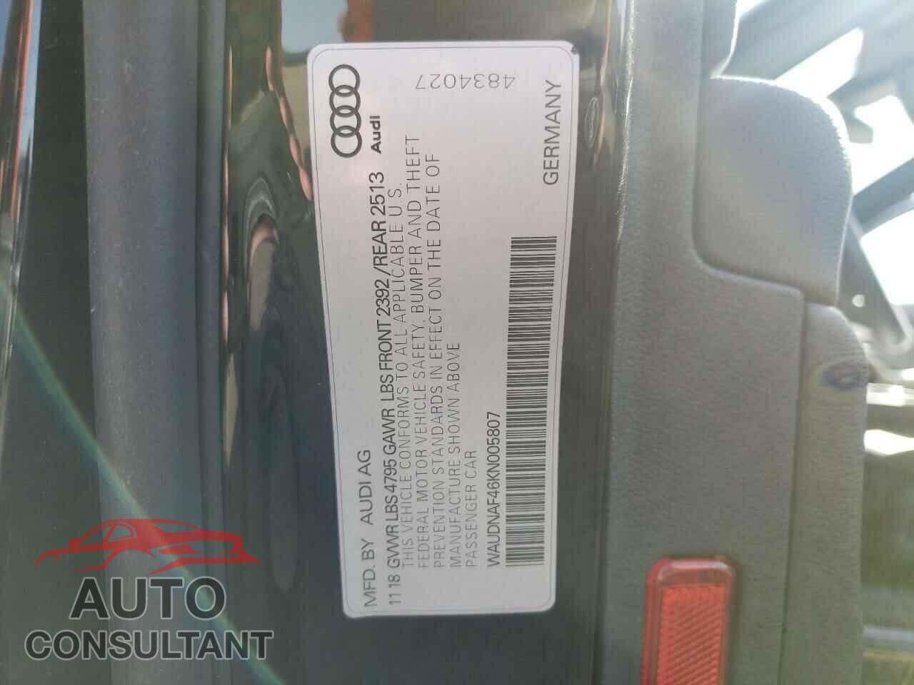 AUDI A4 2019 - WAUDNAF46KN005807