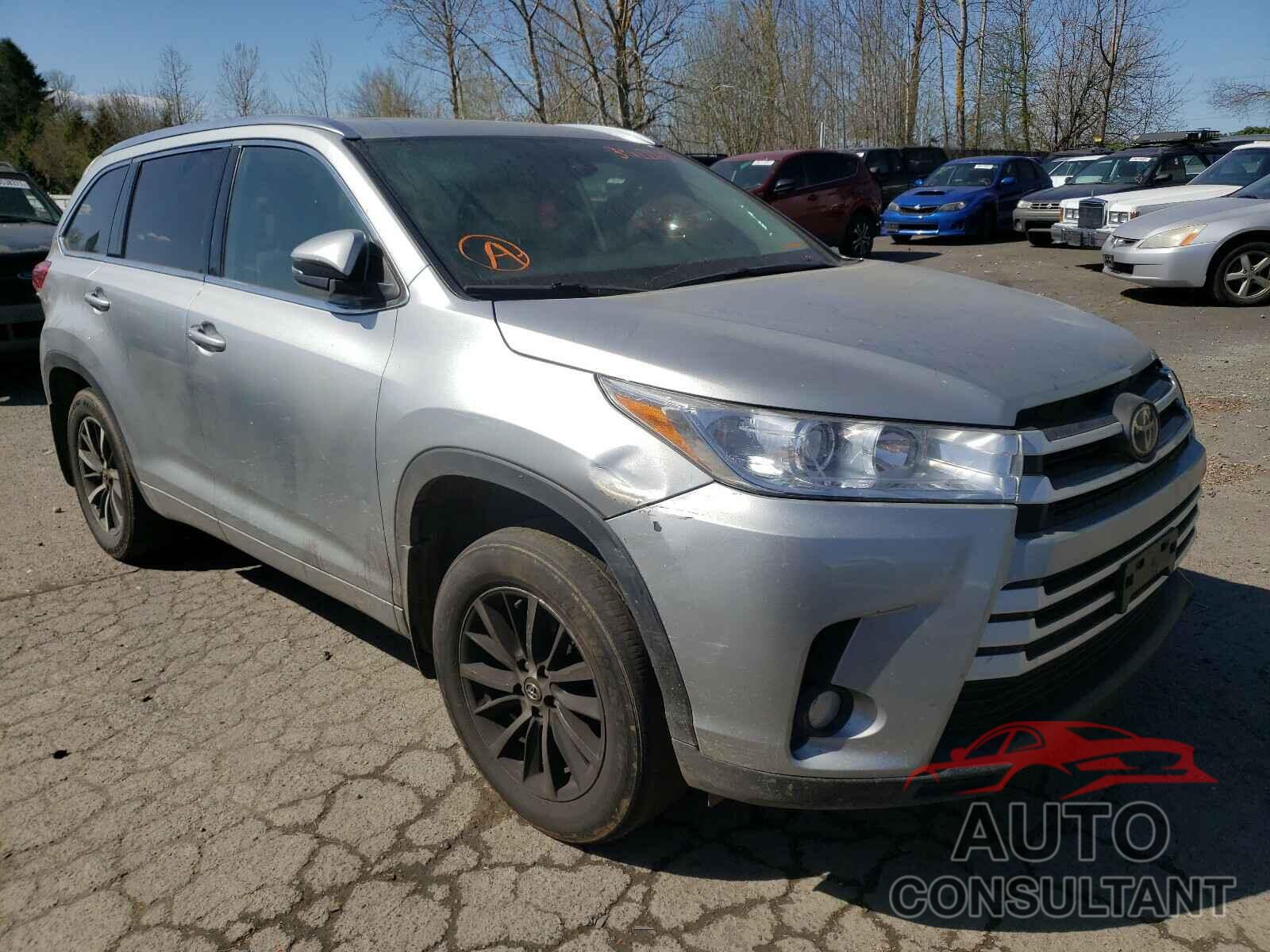 TOYOTA HIGHLANDER 2018 - 5TDJZRFH6JS829441