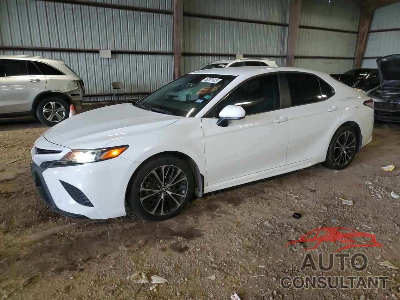 TOYOTA CAMRY 2018 - 4T1B11HK3JU050964