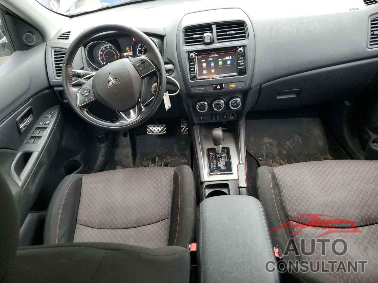 MITSUBISHI OUTLANDER 2018 - JA4AR3AUXJZ026576