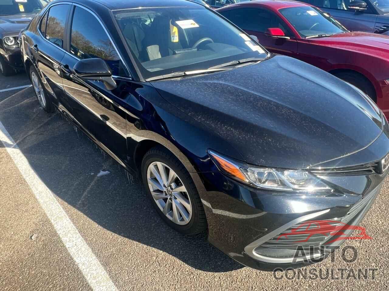 TOYOTA CAMRY 2021 - 4T1C11AK1MU412244
