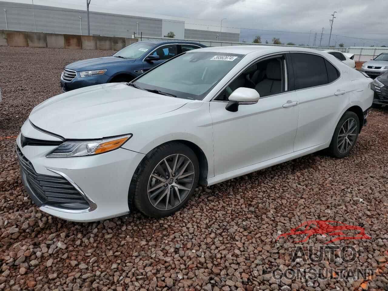 TOYOTA CAMRY 2022 - 4T1F11AK4NU004299