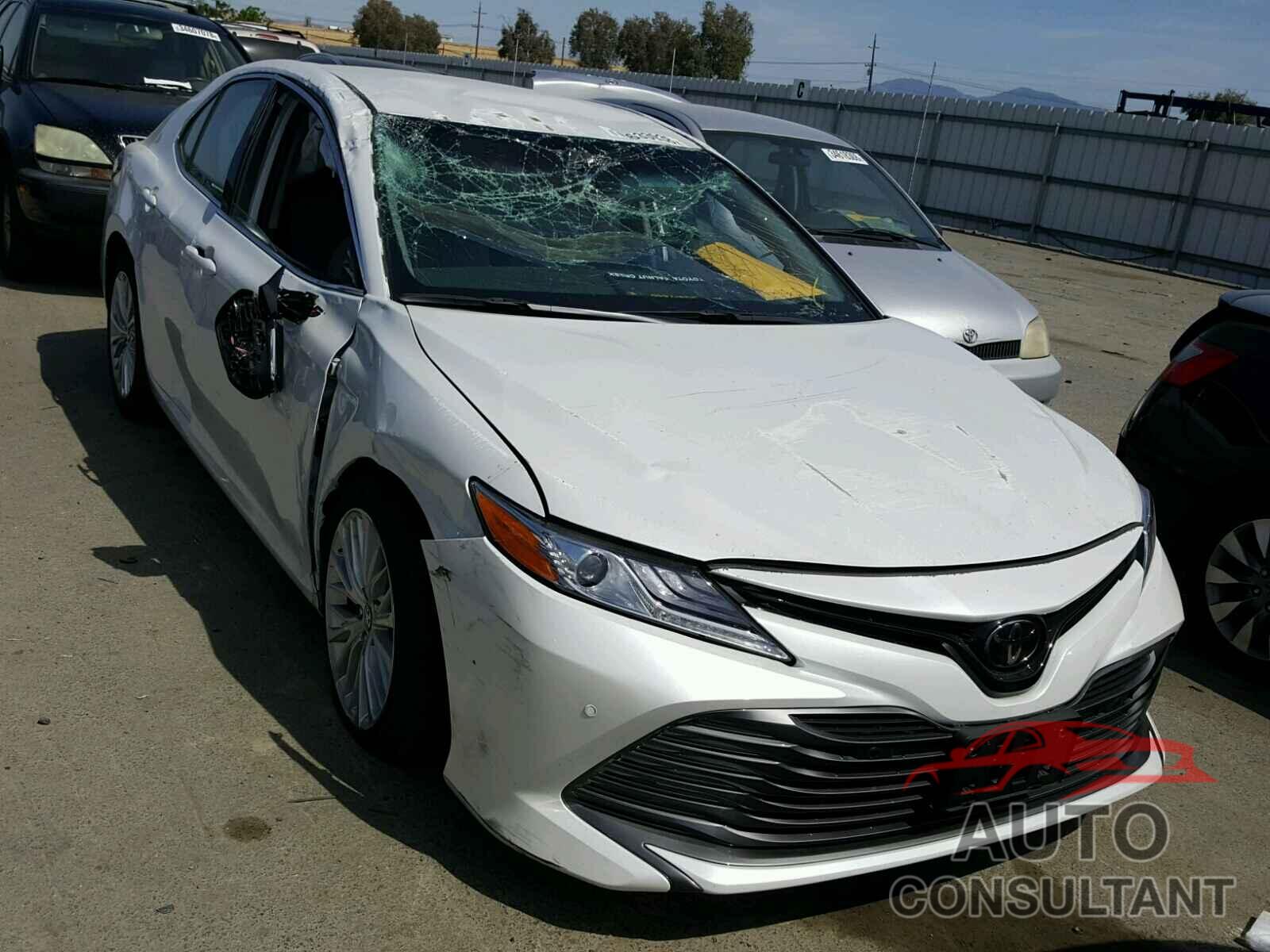 TOYOTA CAMRY 2018 - 4T1B11HKXJU017766