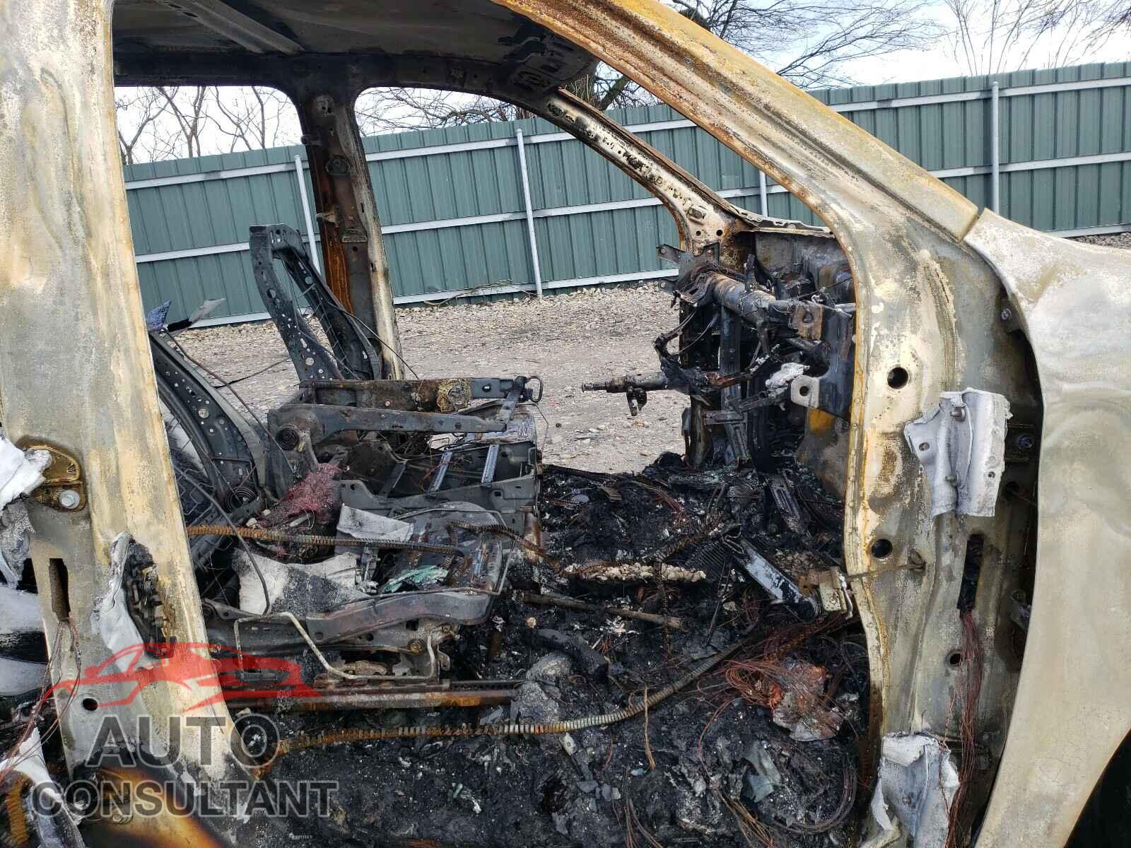 CHEVROLET SILVERADO 2019 - 3GCPYBEH2KG305564