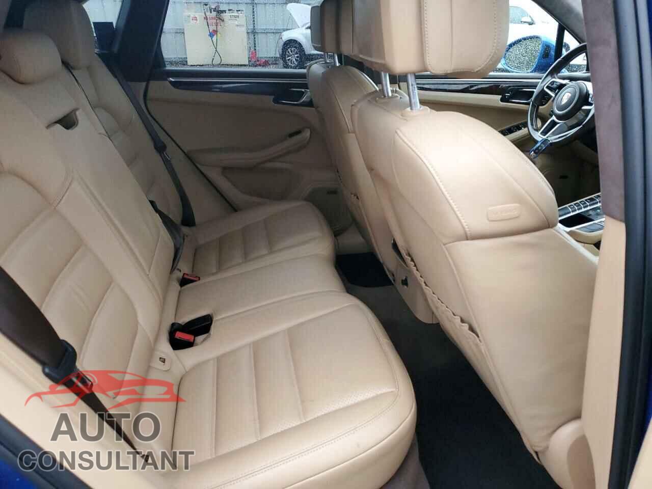 PORSCHE MACAN 2016 - WP1AF2A58GLB93921